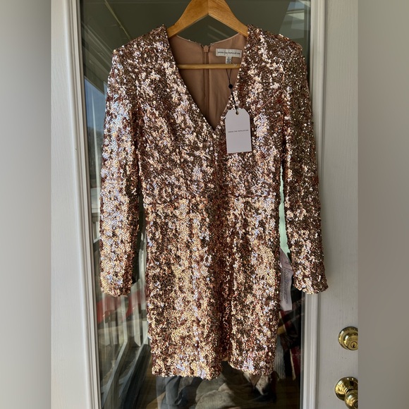 Dress the Population Dresses & Skirts - Dress the Population Gold/Champagne Long Sleeve Sequin Dress